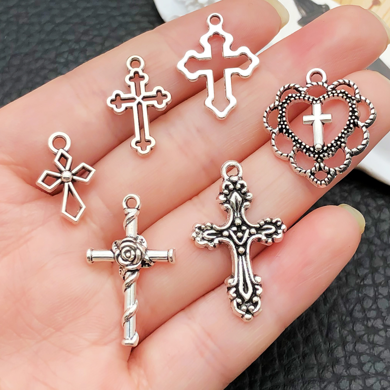52pcs Assorted Cross Pendants  - Ethnic Fashion Jewellery recension och pris